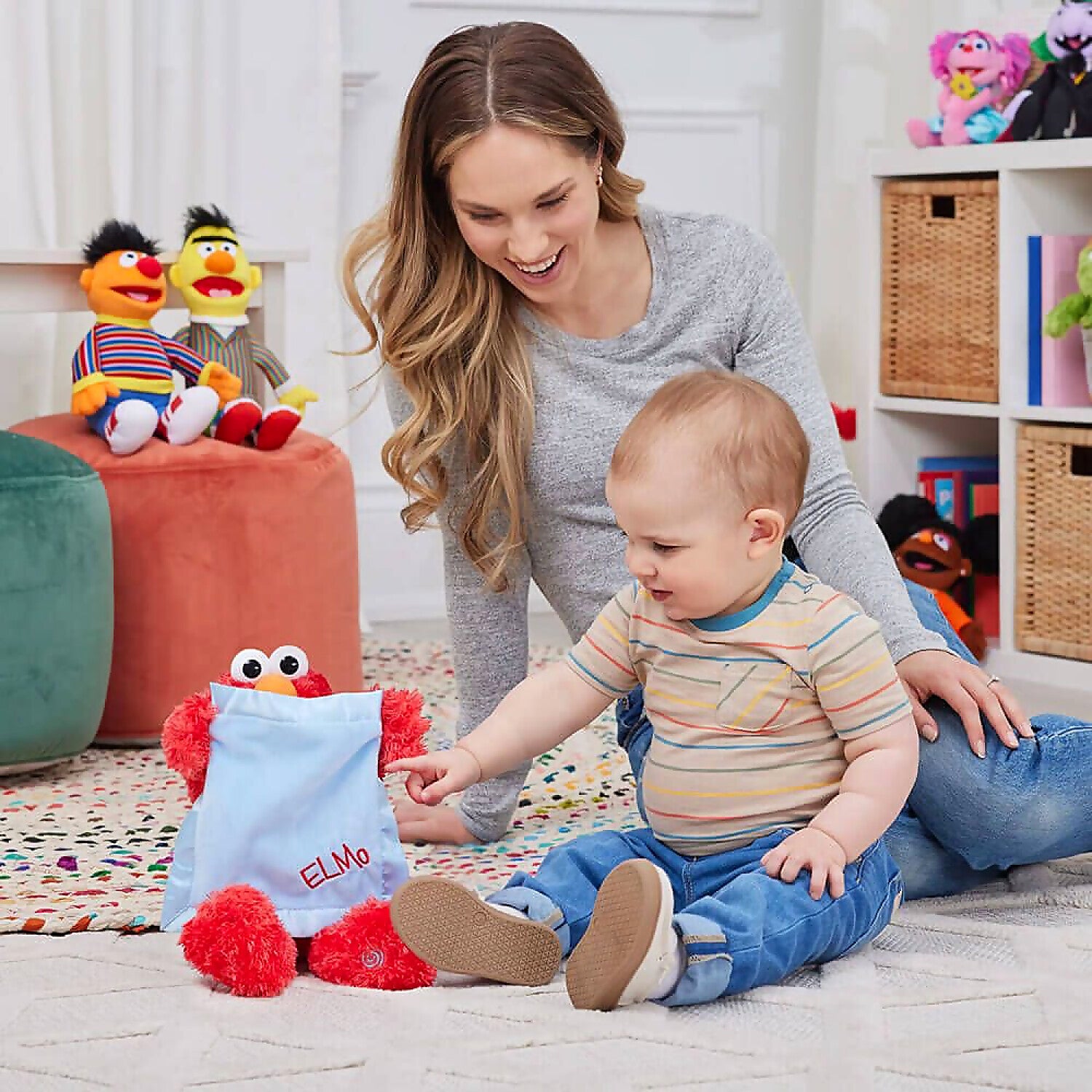 Sesame Street - Animated Peek-A-Boo Elmo Plush - Jasnor