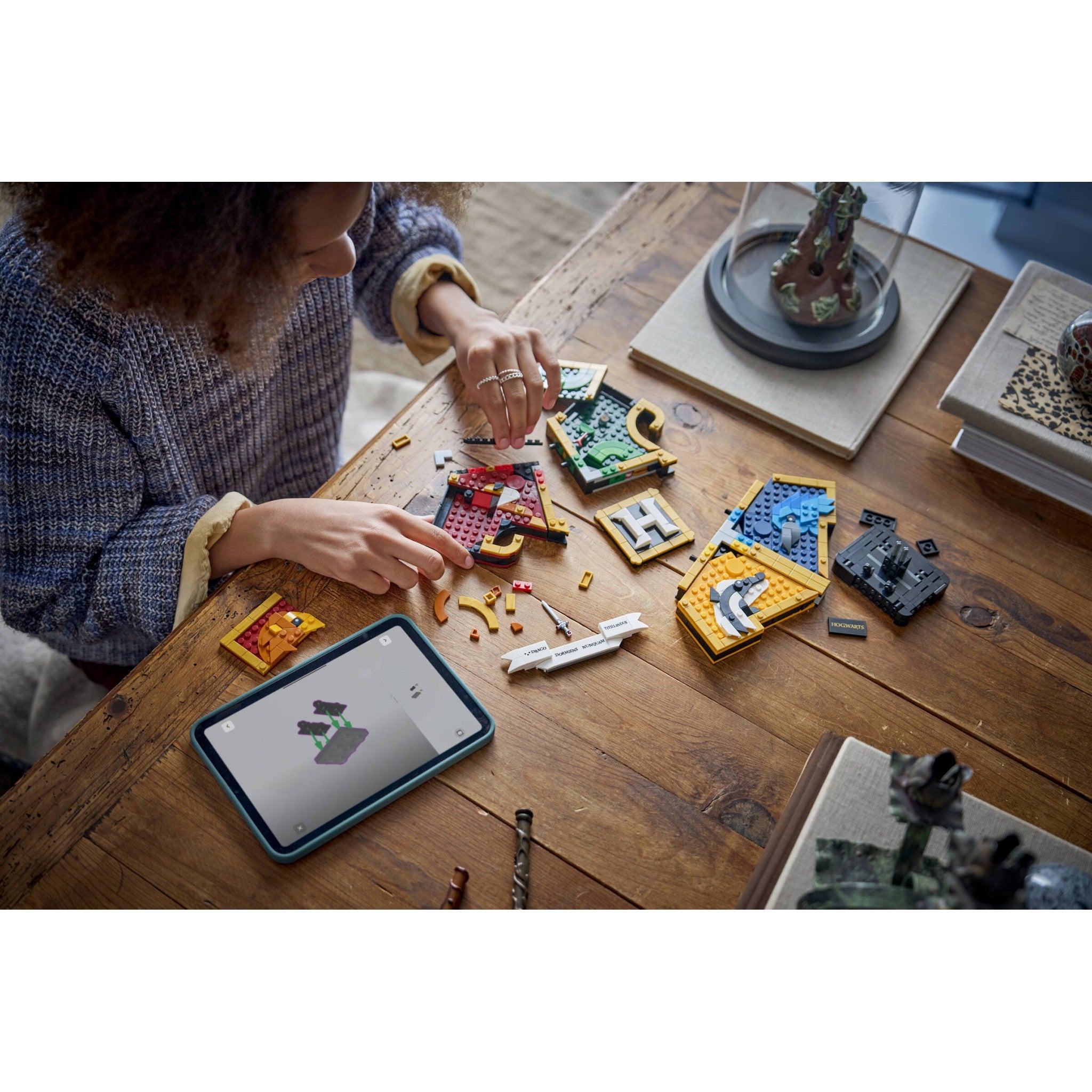 LEGO® 76462 Hogwarts House Crest - Harry Potter™