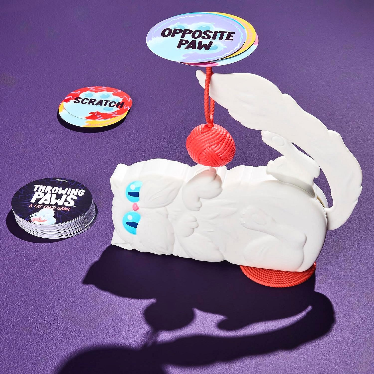 Hasbro GAMES - Throwing Paws A Cat Card Game