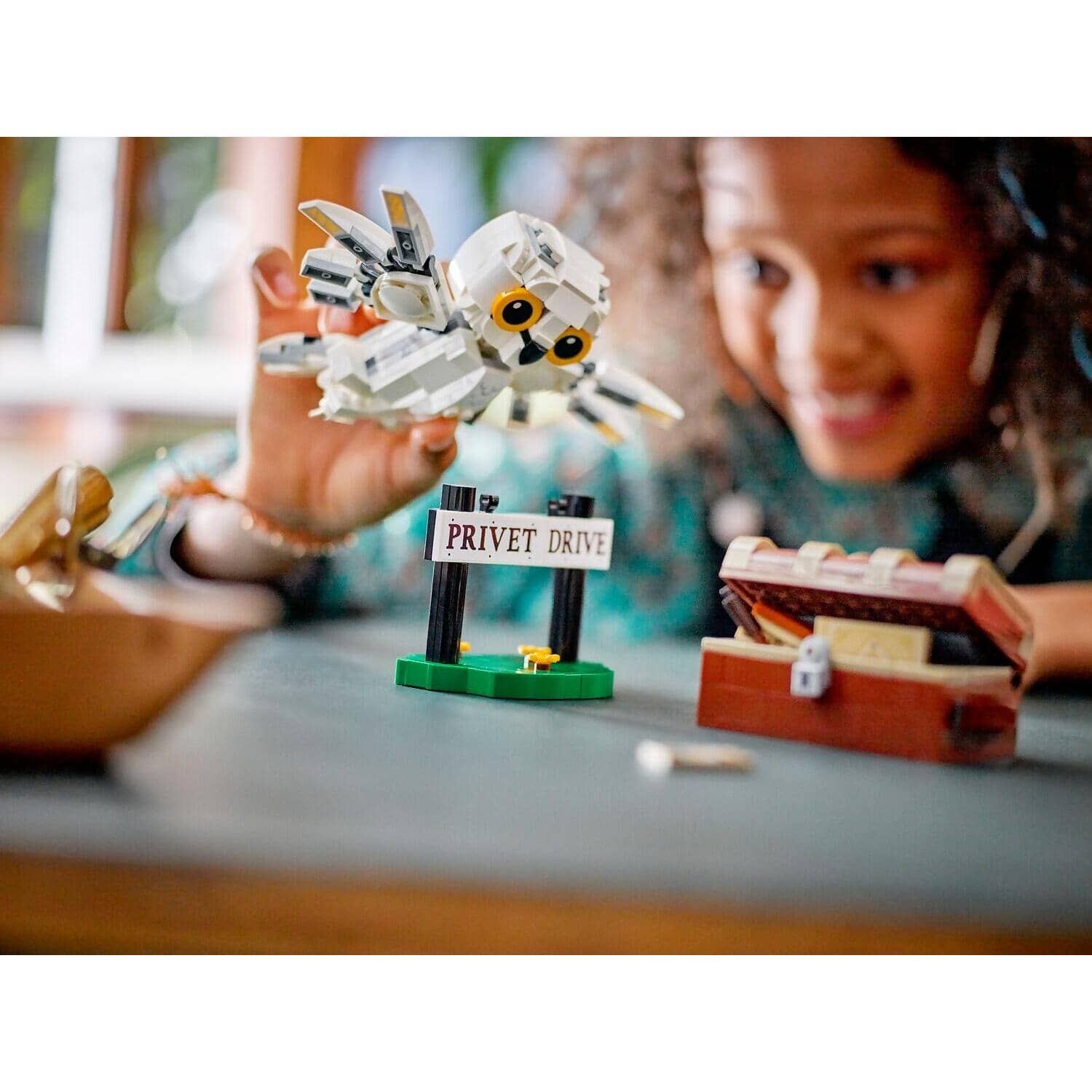 LEGO® 76425 Hedwig at 4 Privet Drive - Harry Potter™