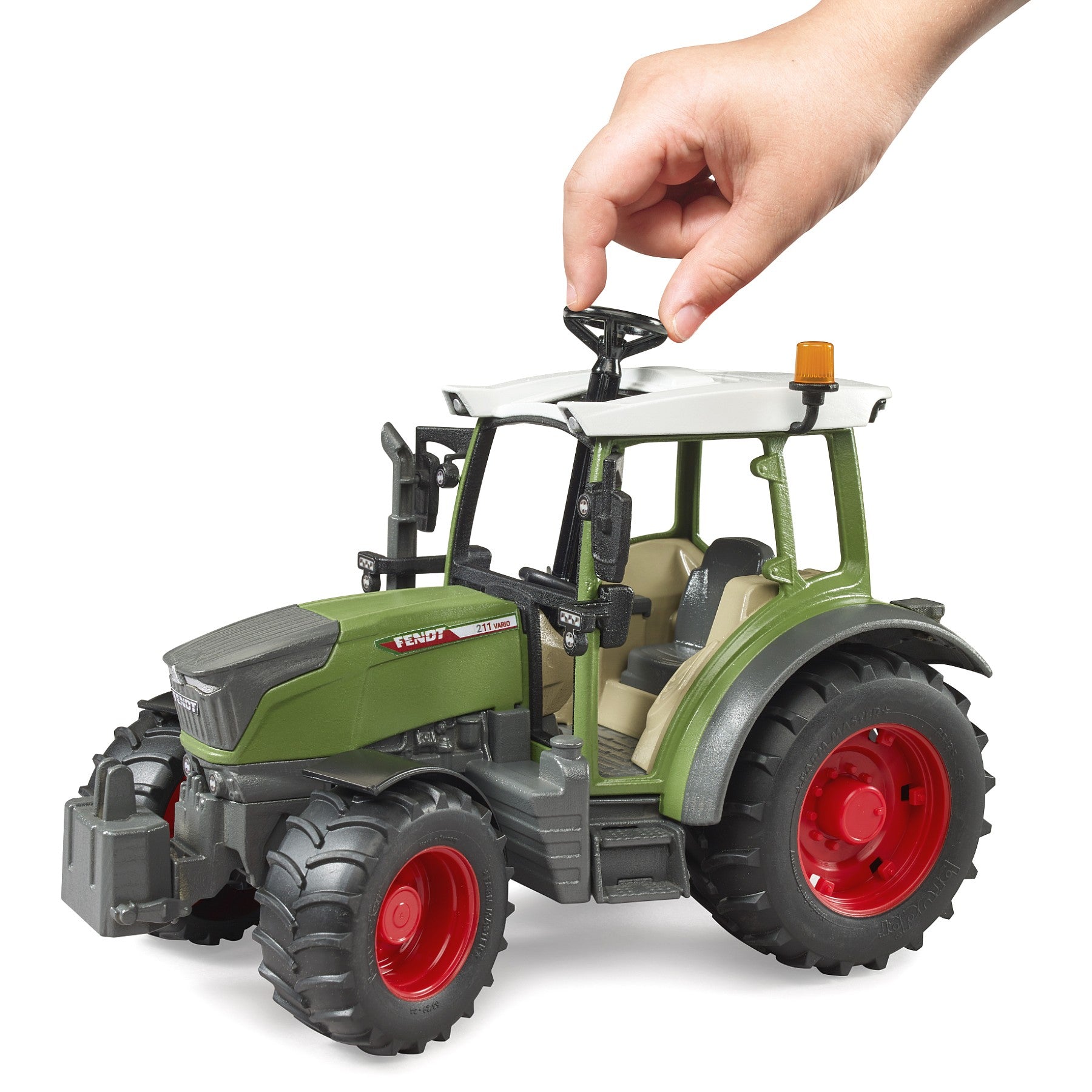 Bruder - Fendt Vario 211 Tractor Scale 1:16