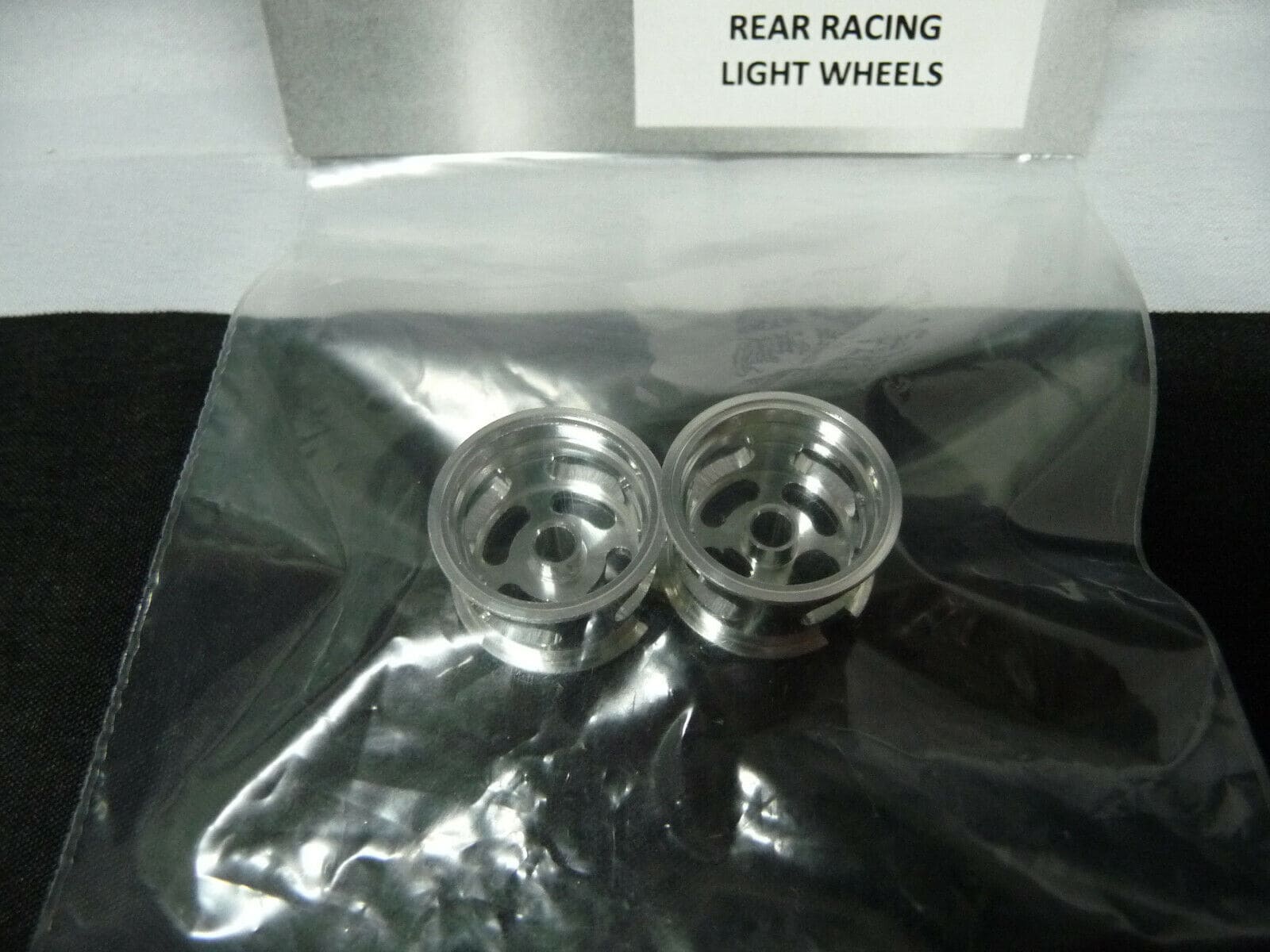 RevoSlot - RS-215 RevoSlot Rear Racing Light Wheels