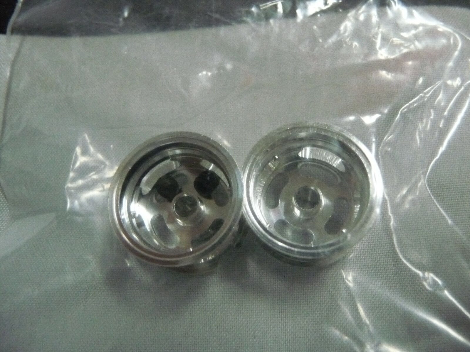 RevoSlot - RS-215 RevoSlot Rear Racing Light Wheels